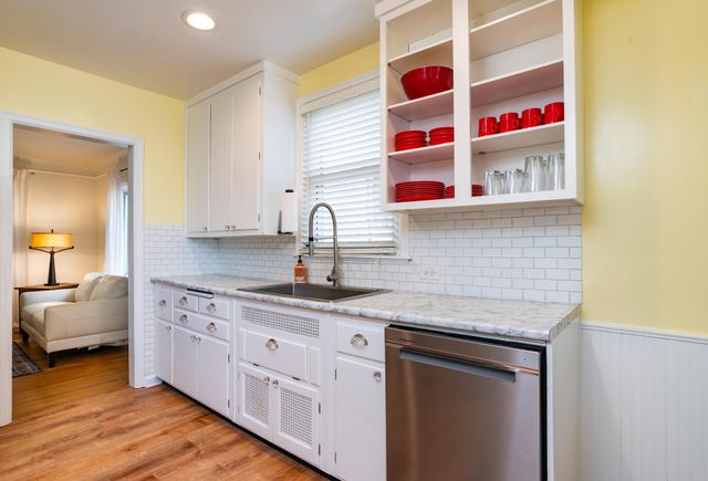 3331 Parkview Boulevard, Robbinsdale, MN 55422
