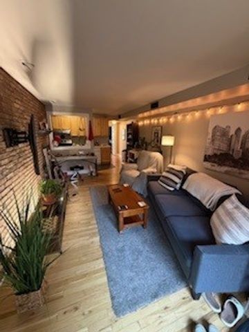 805 W Oakdale Avenue 2B, Chicago, IL 60657