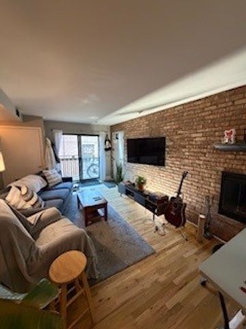 805 W Oakdale Avenue 2B, Chicago, IL 60657