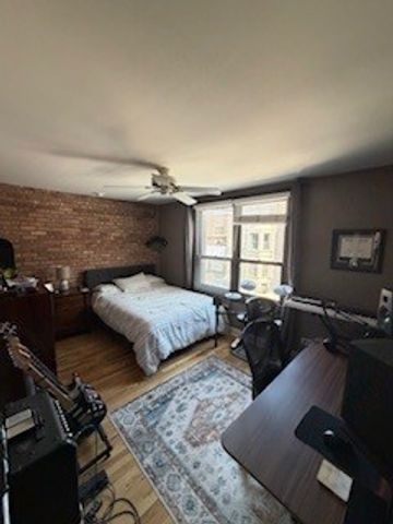 805 W Oakdale Avenue 2B, Chicago, IL 60657