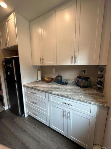 5 Oakdale Manor B14, Suffern, NY 10901