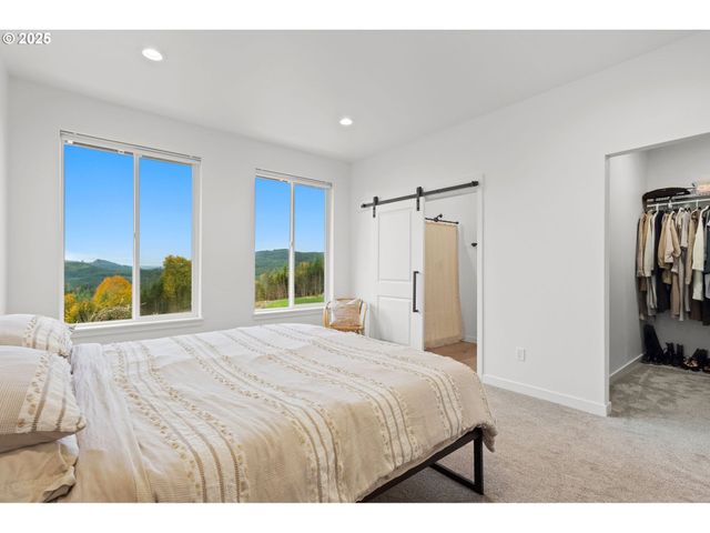 253 S GOBLE CREEK Rd, Kelso, WA 98626