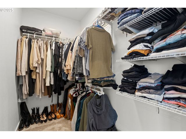 253 S GOBLE CREEK Rd, Kelso, WA 98626