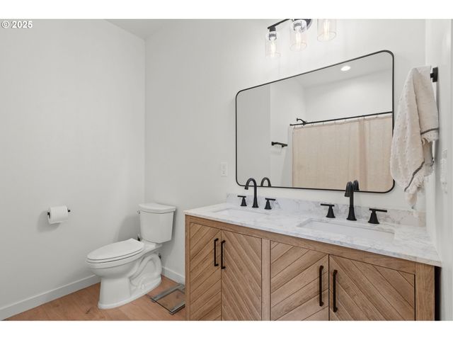 253 S GOBLE CREEK Rd, Kelso, WA 98626