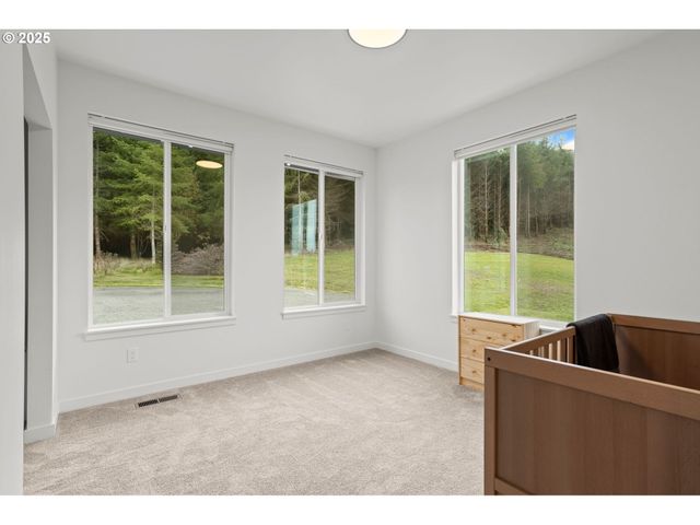 253 S GOBLE CREEK Rd, Kelso, WA 98626