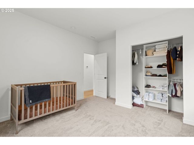 253 S GOBLE CREEK Rd, Kelso, WA 98626