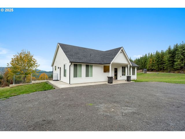 253 S GOBLE CREEK Rd, Kelso, WA 98626
