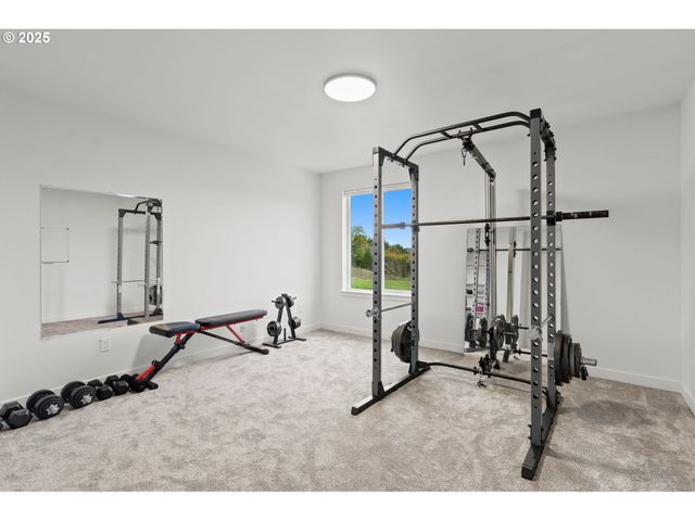 253 S GOBLE CREEK Rd, Kelso, WA 98626