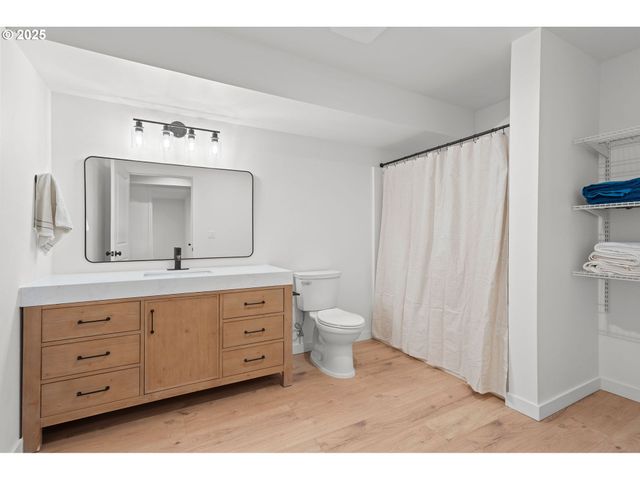 253 S GOBLE CREEK Rd, Kelso, WA 98626