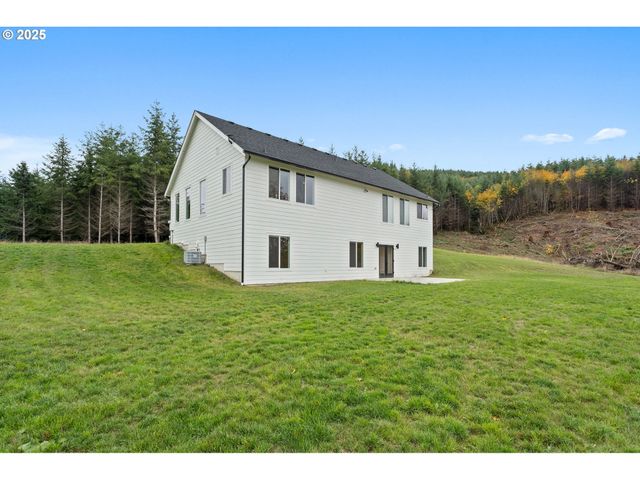 253 S GOBLE CREEK Rd, Kelso, WA 98626