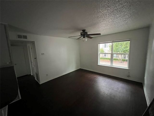 512 First Street 4, College Station, TX 77840