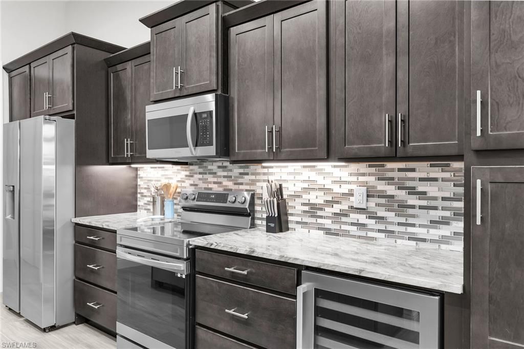 Image 12 of property listing at 635 NE 7th TER, Cape Coral, FL 33909