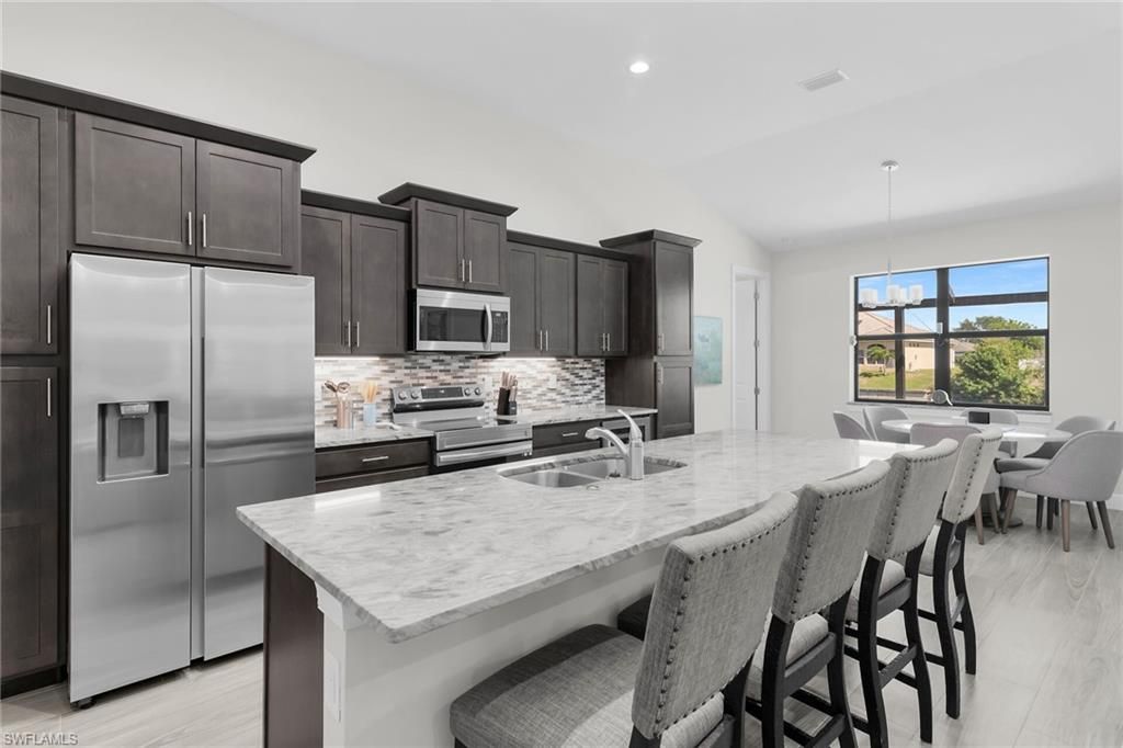 Image 13 of property listing at 635 NE 7th TER, Cape Coral, FL 33909