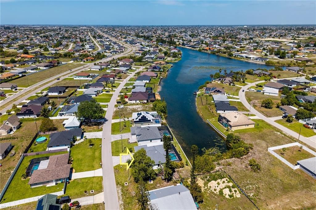 Image 31 of property listing at 635 NE 7th TER, Cape Coral, FL 33909