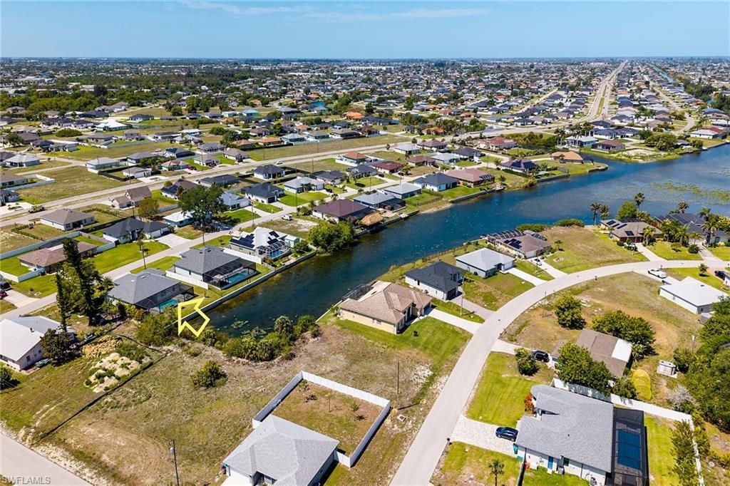 Image 32 of property listing at 635 NE 7th TER, Cape Coral, FL 33909