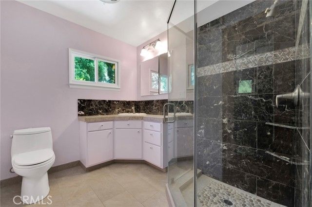 21724 Chatsworth Street, Chatsworth (los Angeles), CA 91311