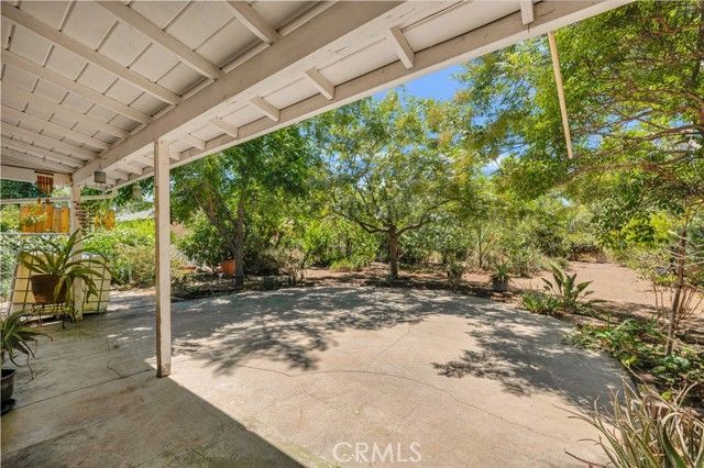 21724 Chatsworth Street, Chatsworth (los Angeles), CA 91311