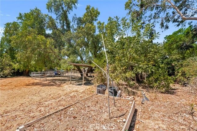 21724 Chatsworth Street, Chatsworth (los Angeles), CA 91311