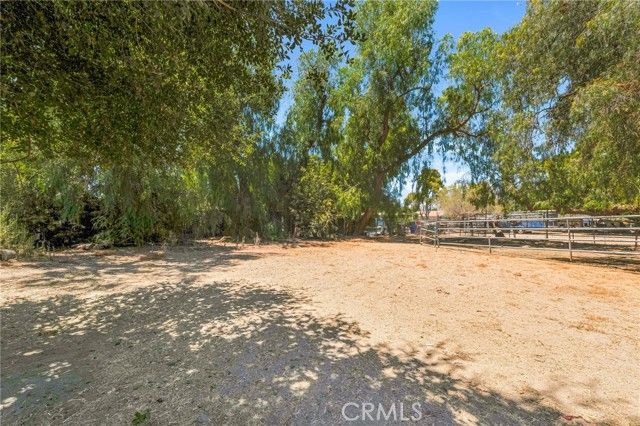 21724 Chatsworth Street, Chatsworth (los Angeles), CA 91311