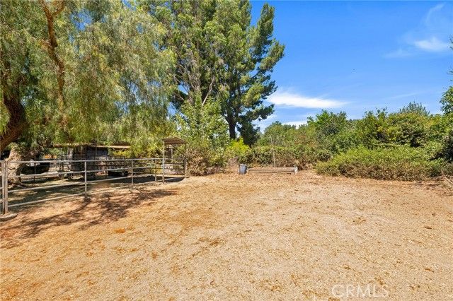 21724 Chatsworth Street, Chatsworth (los Angeles), CA 91311