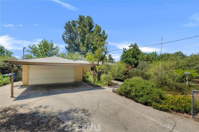 21724 Chatsworth Street, Chatsworth (los Angeles), CA 91311