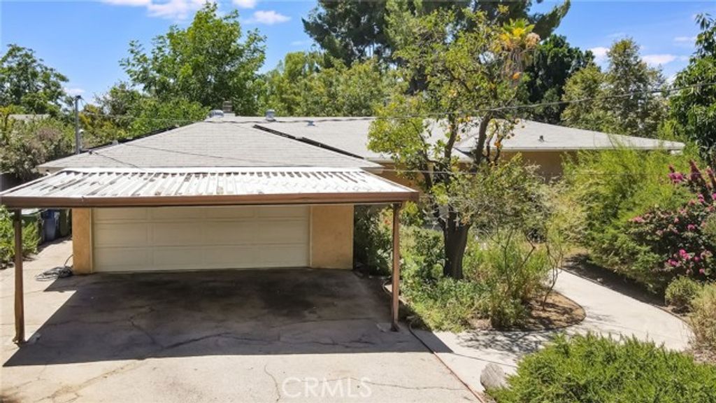 21724 Chatsworth Street, Chatsworth (los Angeles), CA 91311