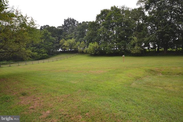 107 DOE RUN STATION RD, Coatesville, PA 19320