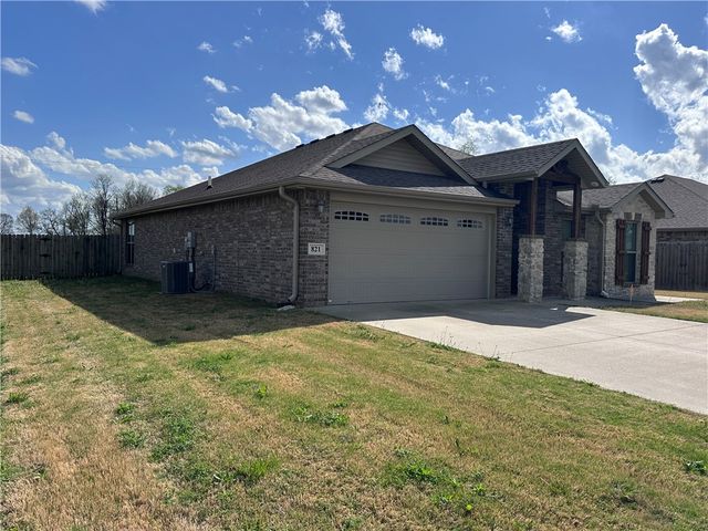 821 63rd Avenue, Bentonville, AR 72713