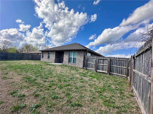 821 63rd Avenue, Bentonville, AR 72713
