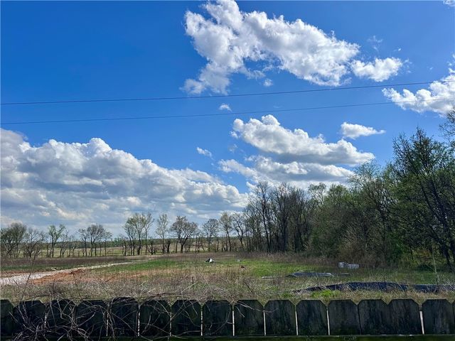 821 63rd Avenue, Bentonville, AR 72713