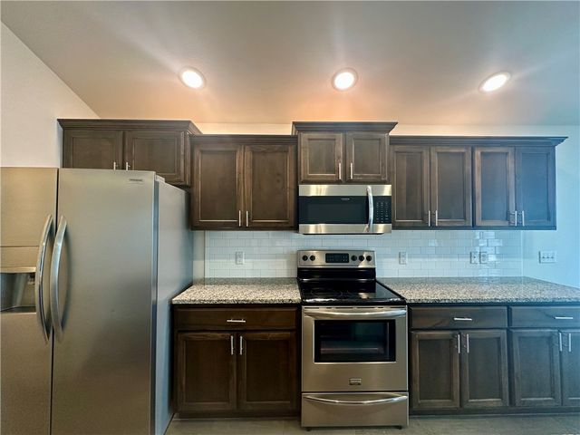 821 63rd Avenue, Bentonville, AR 72713