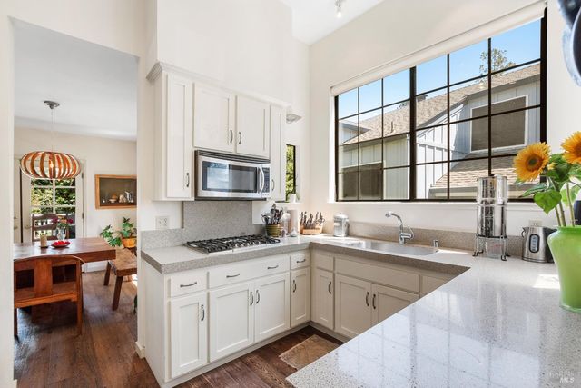 1112 Princeton Dr, Sonoma, CA 95476