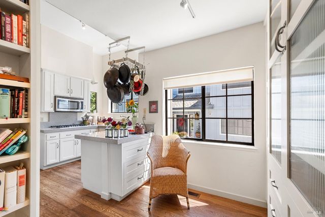 1112 Princeton Dr, Sonoma, CA 95476