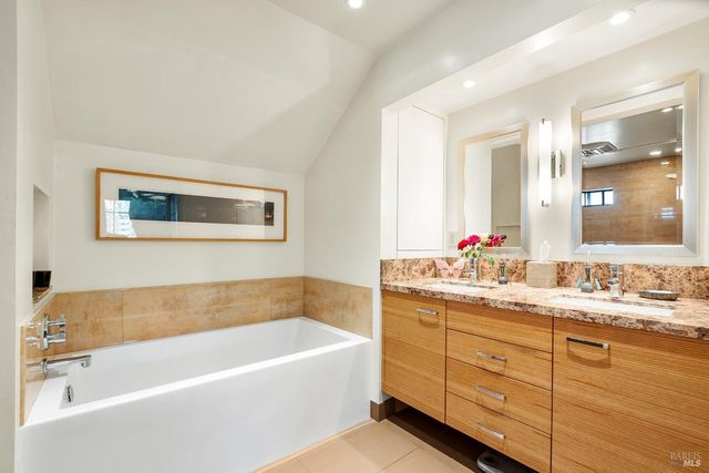 1112 Princeton Dr, Sonoma, CA 95476