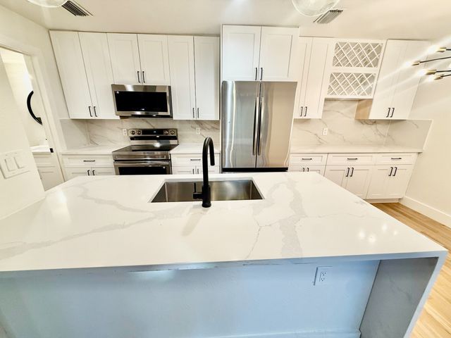 3929 Buena Vista Street F, Dallas, TX 75204