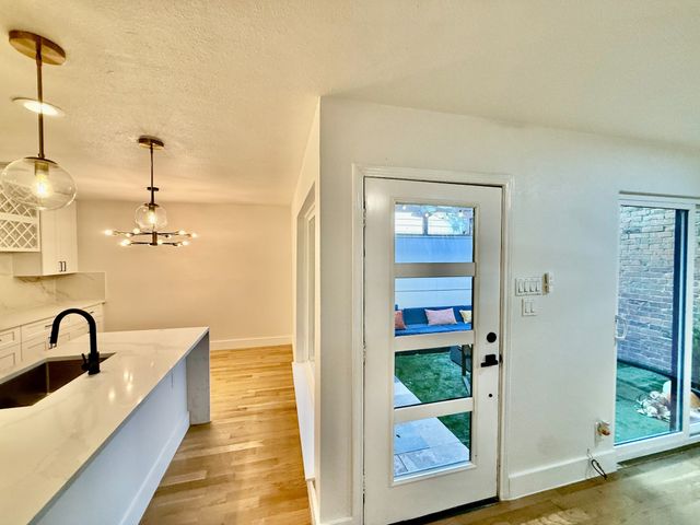 3929 Buena Vista Street F, Dallas, TX 75204