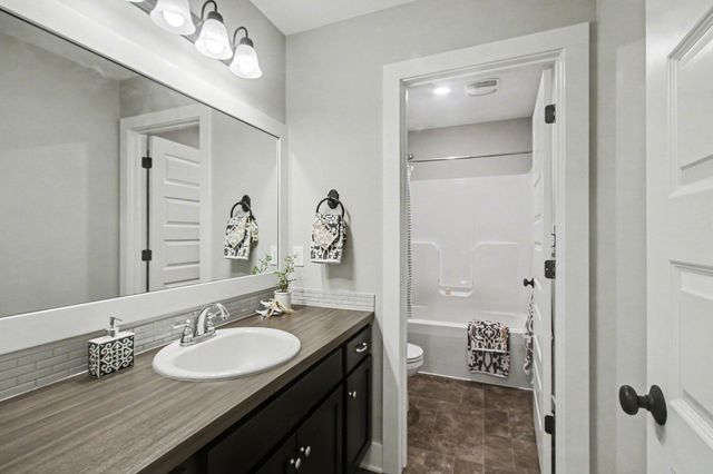 6342 Eaglewood Drive, Hudsonville, MI 49426