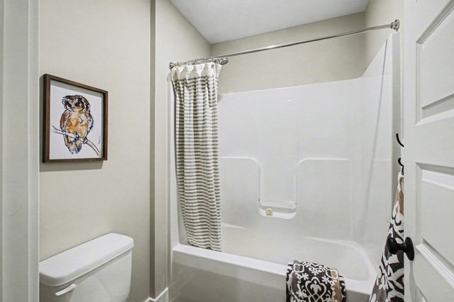 6342 Eaglewood Drive, Hudsonville, MI 49426