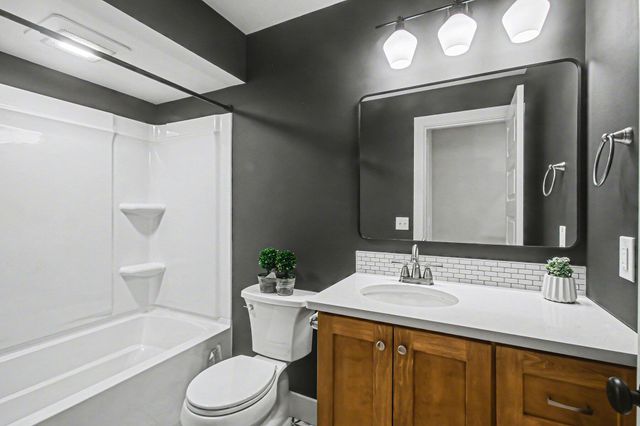 6342 Eaglewood Drive, Hudsonville, MI 49426