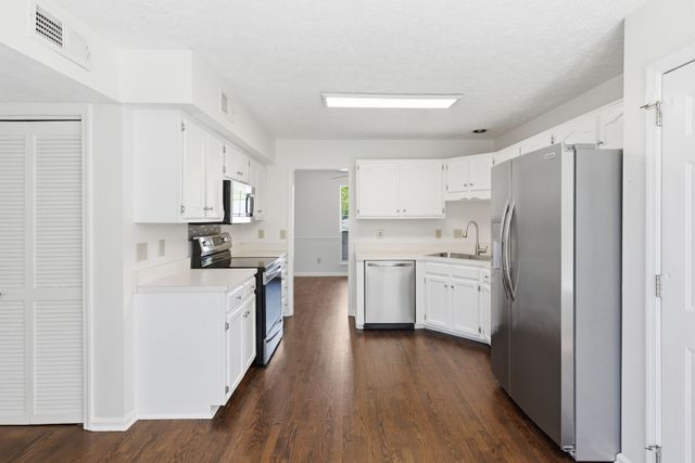 2711 Leesa Ann Ln, Old Hickory, TN 37138