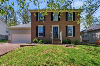 2711 Leesa Ann Ln, Old Hickory, TN 37138