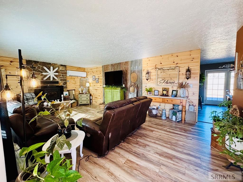 Image 2 of property listing at 50 Bowman Lane, Salmon, ID 83467