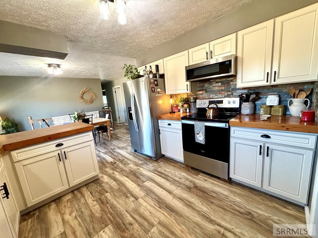 Image 3 of property listing at 50 Bowman Lane, Salmon, ID 83467