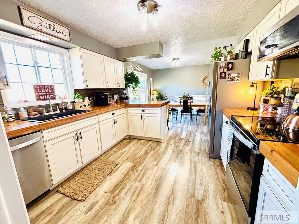 Image 4 of property listing at 50 Bowman Lane, Salmon, ID 83467