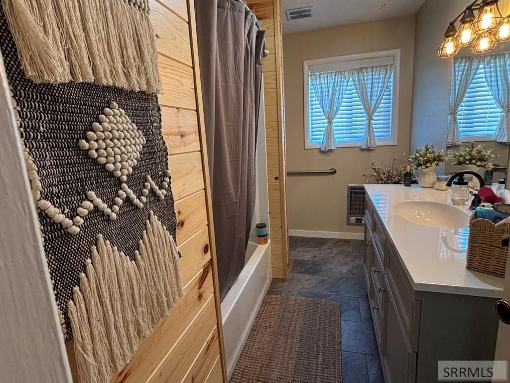 Image 7 of property listing at 50 Bowman Lane, Salmon, ID 83467