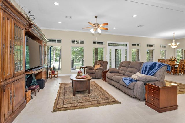 13250 Fm 830, Willis, TX 77318