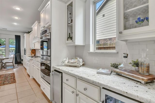 911 Ember Hills Lane, Friendswood, TX 77546