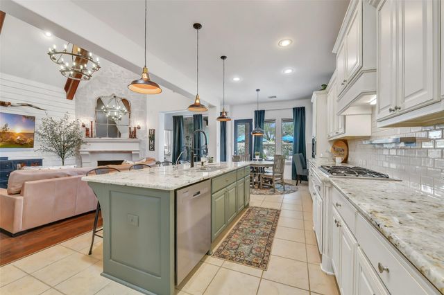 911 Ember Hills Lane, Friendswood, TX 77546