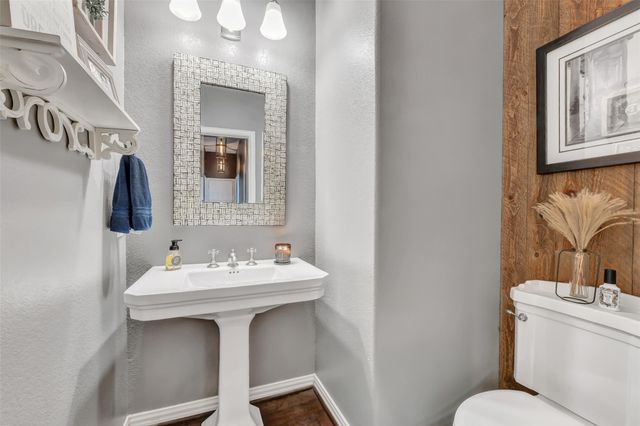 911 Ember Hills Lane, Friendswood, TX 77546