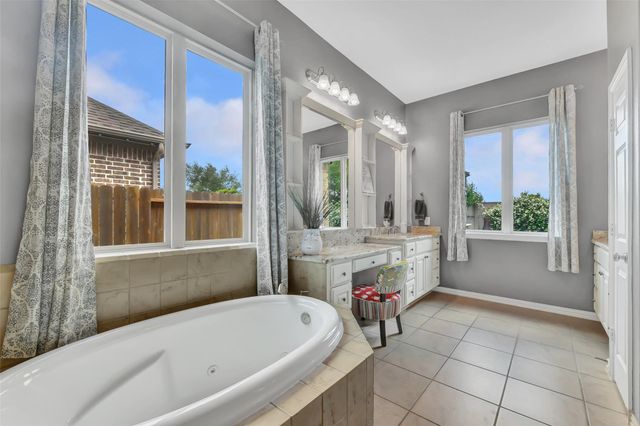 911 Ember Hills Lane, Friendswood, TX 77546